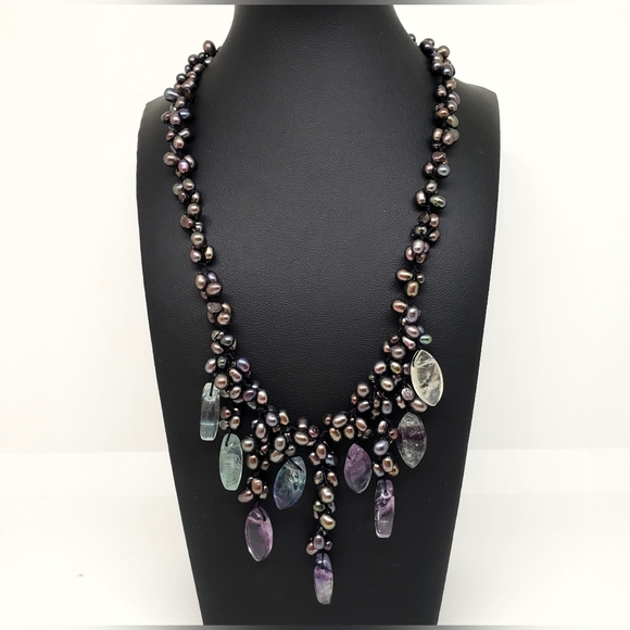 STUNNING!! Multicolor/Peacock Cascade Necklace - Picture 3 of 11